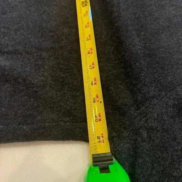 Saks Fifth Avenue Men’s 100% Cashmere V-Neck Sweater Size L - Picture 6 of 8